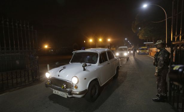 A convoy of security vehicles carrying Rajendra Sadashiv Nikalje, alias "Chotta Rajan," deported by Indonesian authorities, leaves the Indian Air Force airport in New Delhi (Photo: AP) A convoy of security vehicles carrying Rajendra Sadashiv Nikalje, alias "Chotta Rajan," deported by Indonesian authorities, leaves the Indian Air Force airport in New Delhi (Photo: AP)